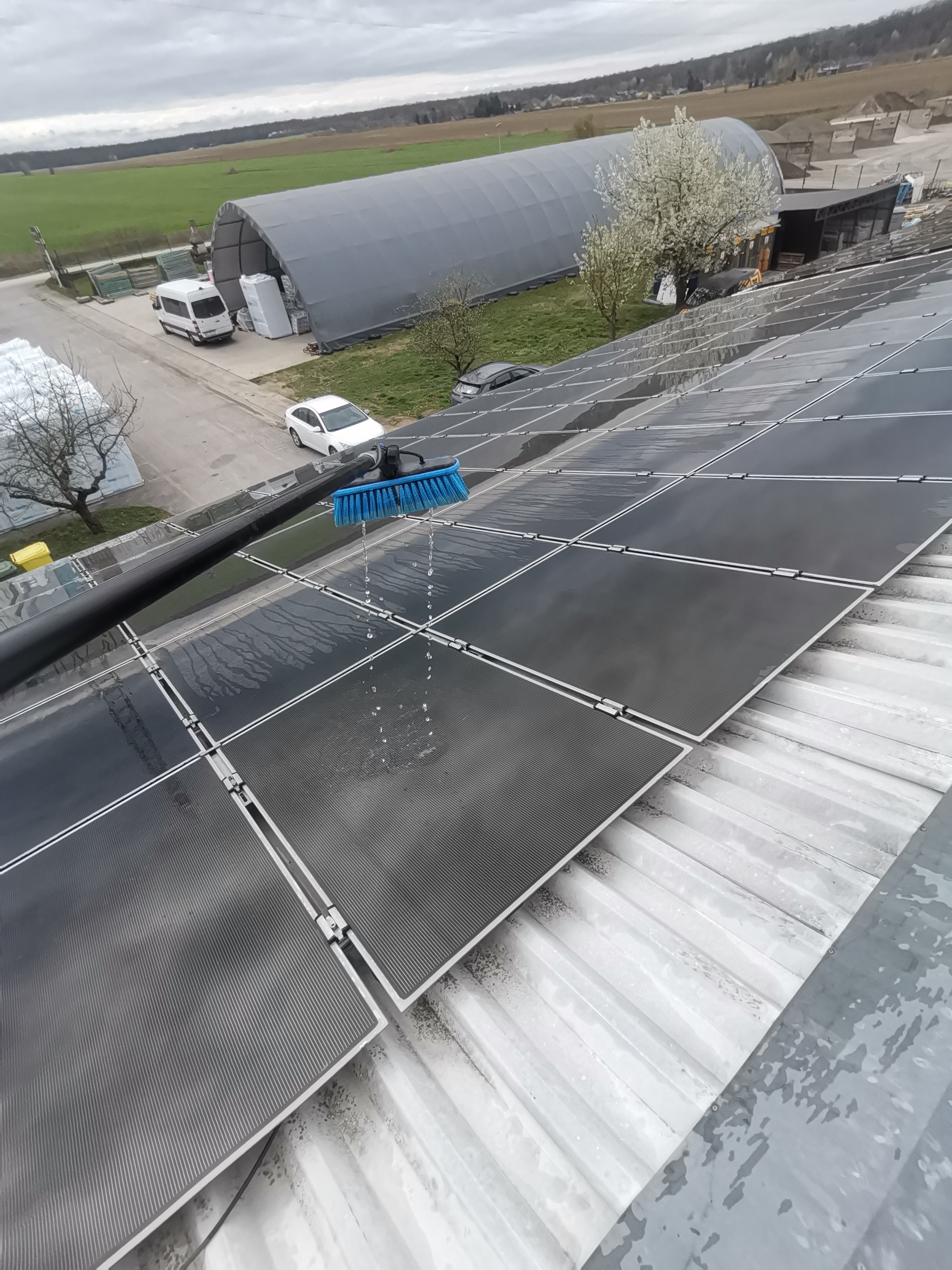 Pranje solarnih panela na poslovnom objektu u Vinkovcima